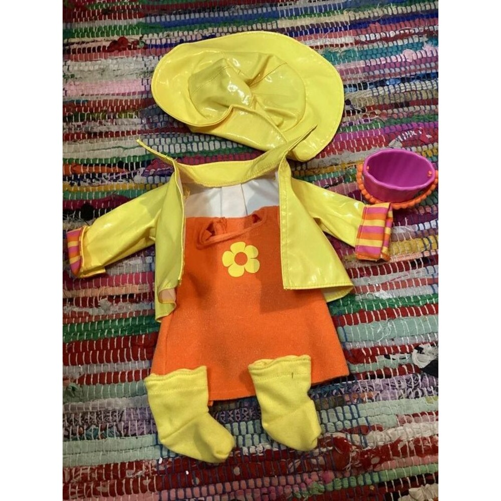 Vintage Mattel Dora the explorer 15" Doll Clothing Rainy Day Coat & Hat